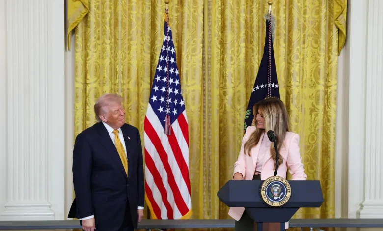Trump Critics Speculate as New Photo of President’s Hands Takes Off Online