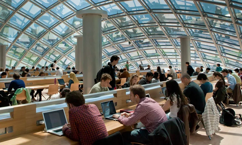 UChicago will offer free tuition for families with incomes below $250,000, greatly expanding undergraduate aid