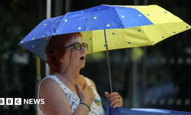 UK weather: Heat health alerts about to come into force as temperatures to soar