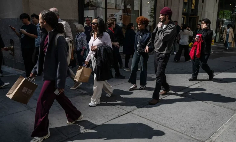 US Consumer Confidence Slips Amid Widespread Price Worries