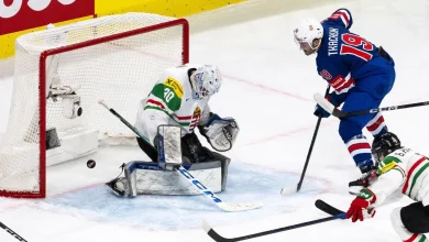 U.S. stays alive at hockey worlds with blowout win over Hungary