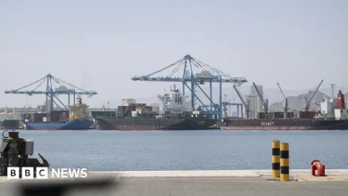 US strikes Iranian fast boats as Iran attacks UAE oil facility