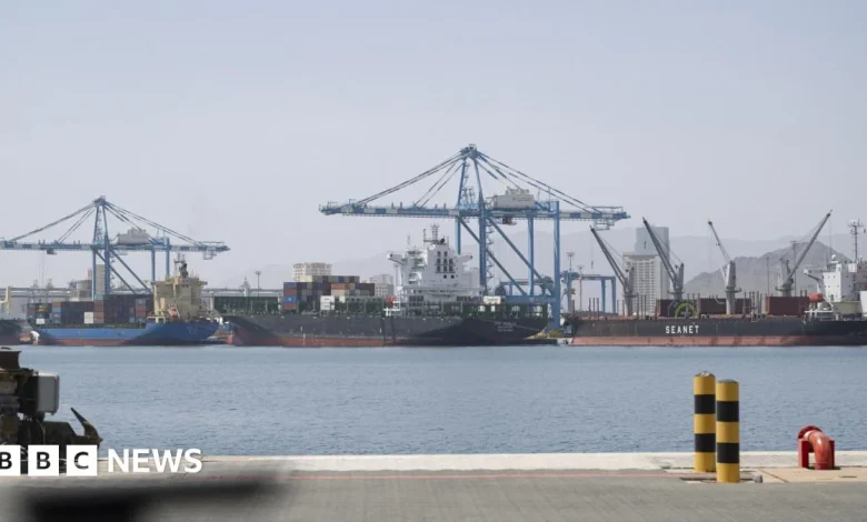 US strikes Iranian fast boats as Iran attacks UAE oil facility
