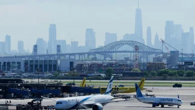 United Airlines jet hits light pole, damages delivery truck while landing at Newark Liberty Airport