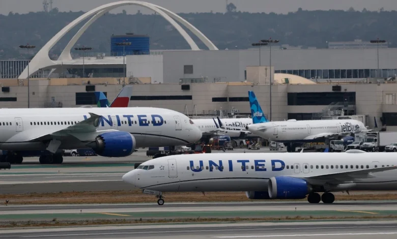 United Airlines rules out 'idiotic' JetBlue merger talk