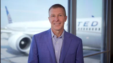 United CEO Keeps Trashing American Airlines — Then Gets Spotted Flying Them First Class