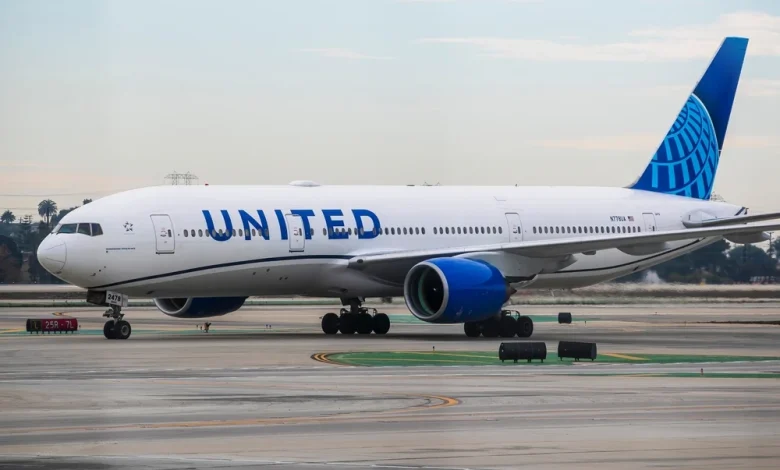 United flight declares emergency over Bluetooth broadcast, passengers say