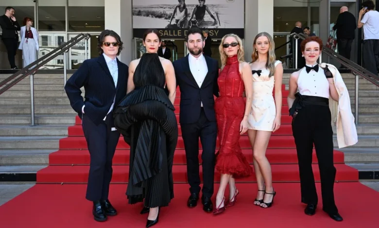 'Victorian Psycho': Maika Monroe Movie Has 7-Minute Standing Ovation At Cannes