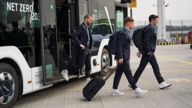 Vincent Kompany praises all three of his main fullbacks, remains coy on starting pair vs. PSG