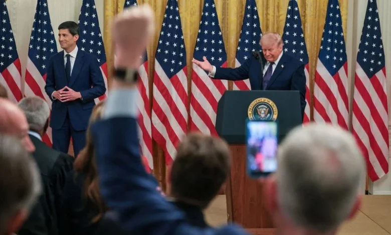 Warsh takes the Fed's helm with a policy dilemma already unfolding