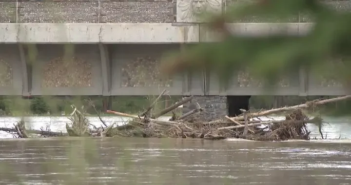 With days of heavy rain in the forecast, southern Alberta prepares for flooding