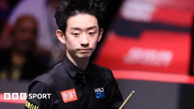 World Snooker Championship 2026: Wu Yize holds off Shaun Murphy fightback to retain slender lead in final