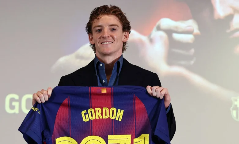 ‘Out of this world’ – Gordon compared to Olise after ‘surprise’ Barca transfer