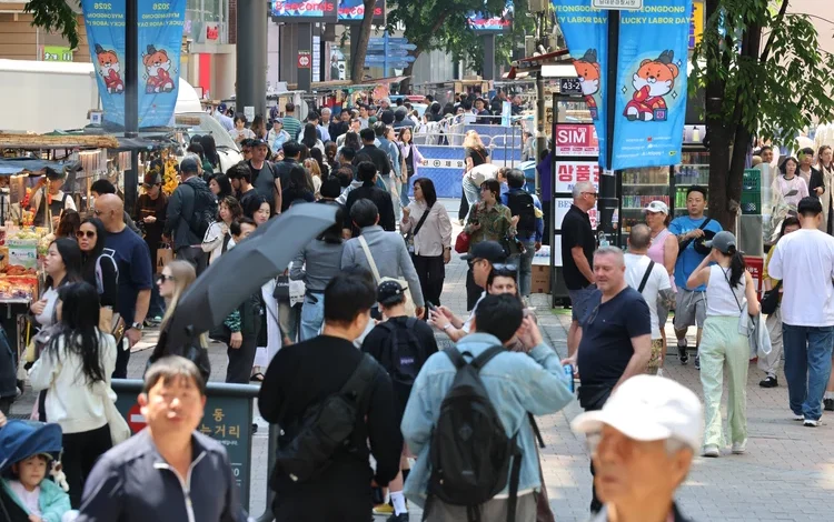[오늘 날씨] 오전까지 곳곳에 비…평년보다 '쌀쌀'