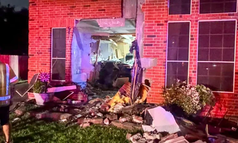 1 person killed after Tesla on autopilot crashes through Texas home