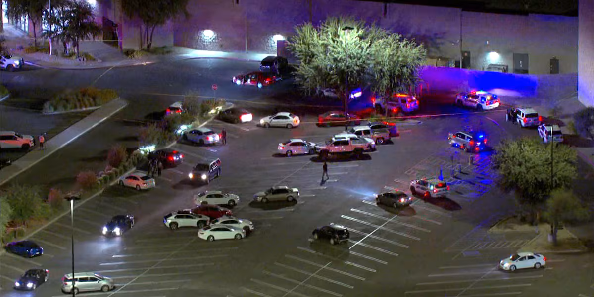 1 seriously injured in shooting in Desert Sky Mall