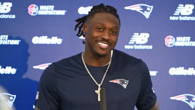 A.J. Brown says his knees are fine: Nothing to worry about