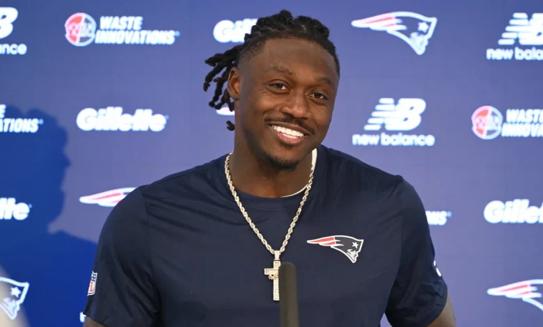 A.J. Brown says his knees are fine: Nothing to worry about