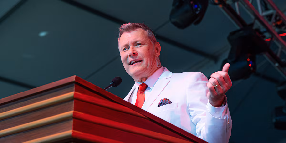 After weeks in ICU, family of longtime WSM Radio host Bill Cody calls for prayers as announcer needs double transplant ‘for survival’