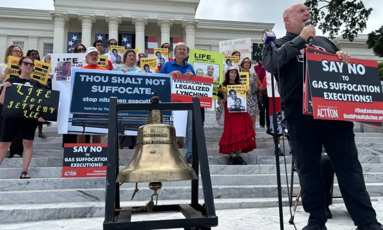Alabama inmate's nitrogen gas execution tonight hinges on last-minute appeal to Supreme Court