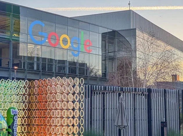 Alphabet raises $80B for AI investments, including $10B from Berkshire Hathaway (GOOG:NASDAQ) - Seeking Alpha