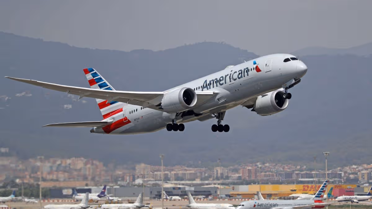 American Airlines flight declares mid-air emergency near UK and heads to Heathrow