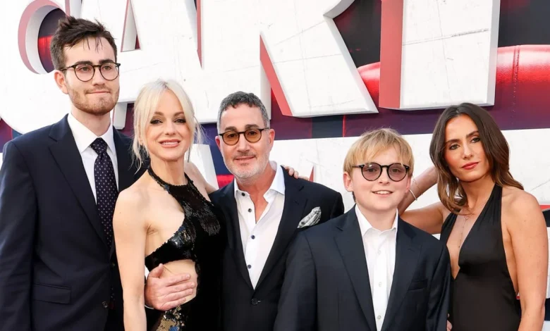 Anna Faris Gets Support from Son Jack, Husband Michael Barrett, & Her Stepkids at 'Scary Movie' Premiere! - Just Jared - Celebrity News and Gossip