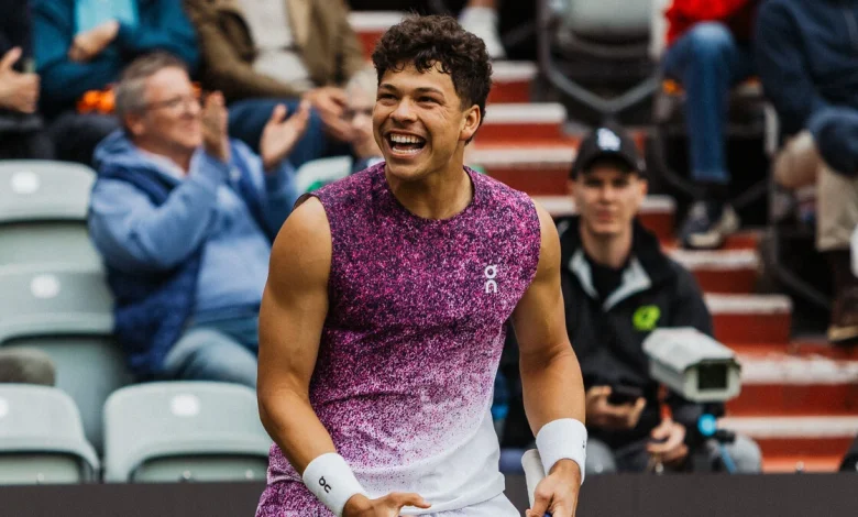 BOSS OPEN: Marathonmann Ben Shelton fixiert Finale der US-Boys gegen Taylor Fritz