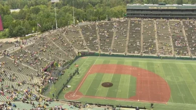 Bananas deliver a win at Autzen Stadium