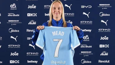 Beth Mead: England winger signs three-year deal with Manchester City after Arsenal exit