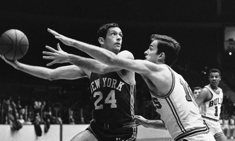 Bill Bradley, 2-Time Champion With the Knicks, Cheers on His Old Team in the Finals