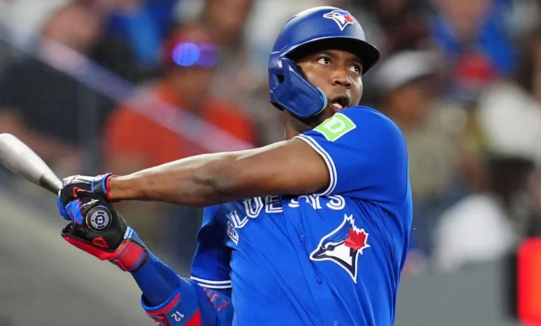 Blue Jays' Jesus Sanchez suffers wrist bruise on ball thrown by kid from stands