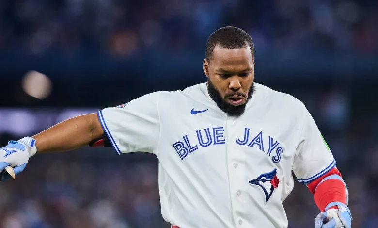 Blue Jays' Schneider won't bench Guerrero Jr. amid struggles