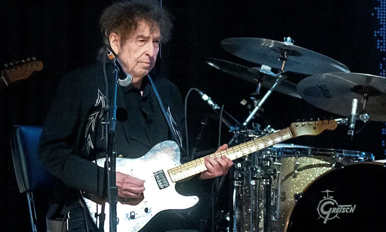 Bob Dylan Loses Yet Another Guitarist After Bob Britt Quits Band