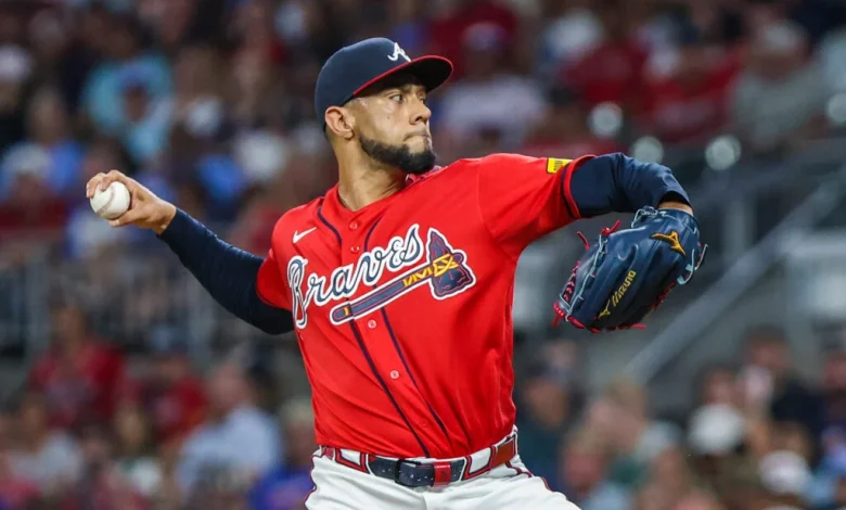 Braves Place Robert Suarez On Injured List