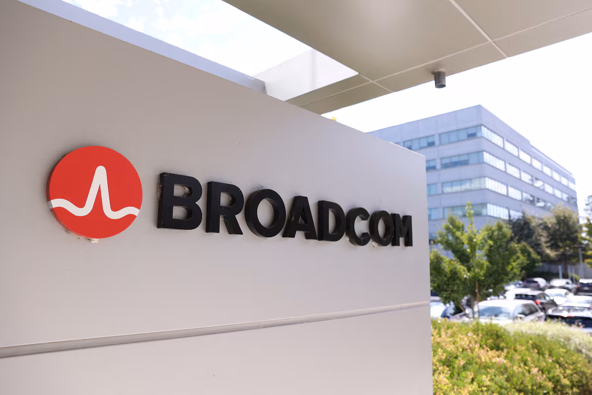 Broadcom betting on strong AI chip demand forecasts quarterly revenue above estimates