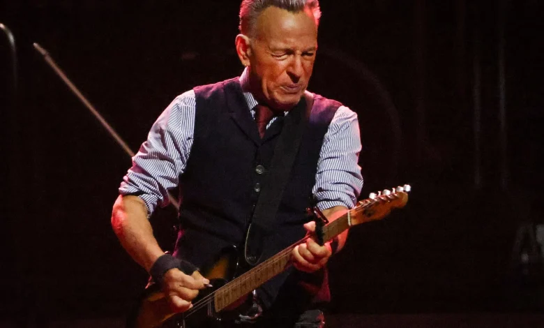 Bruce Springsteen Sings 'People Have the Power' With Bono, Patti Smith