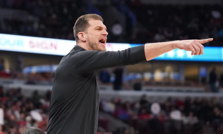 Bulls find no-shortcut guy, landing Tiago Splitter as new head coach