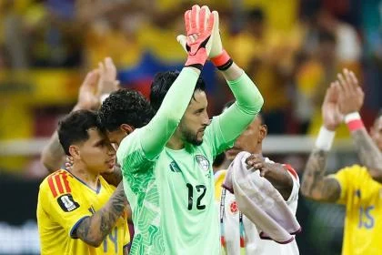 Camilo Vargas tuvo revancha y evitó un registro histórico negativo