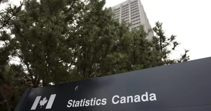 Canadians yet to complete census can expect phone calls, in-person visits