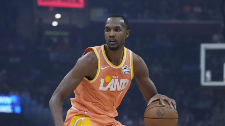 Celtics reportedly targeting Mobley after falling short for Giannis