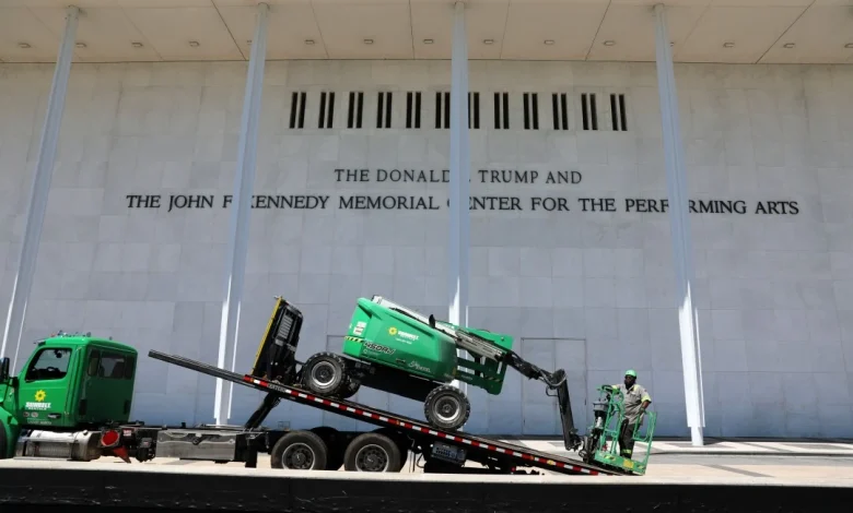 Change the Name Back, Kennedy Center Tells Staff