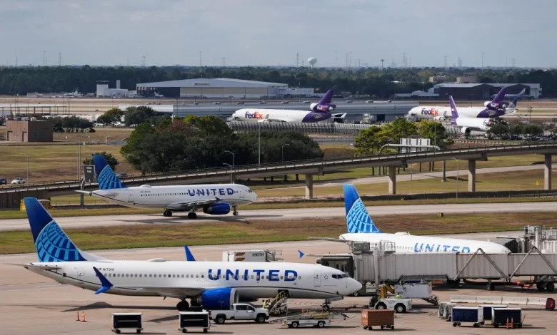 Cops: His Pass Was Bogus. Still, He Got on the Plane