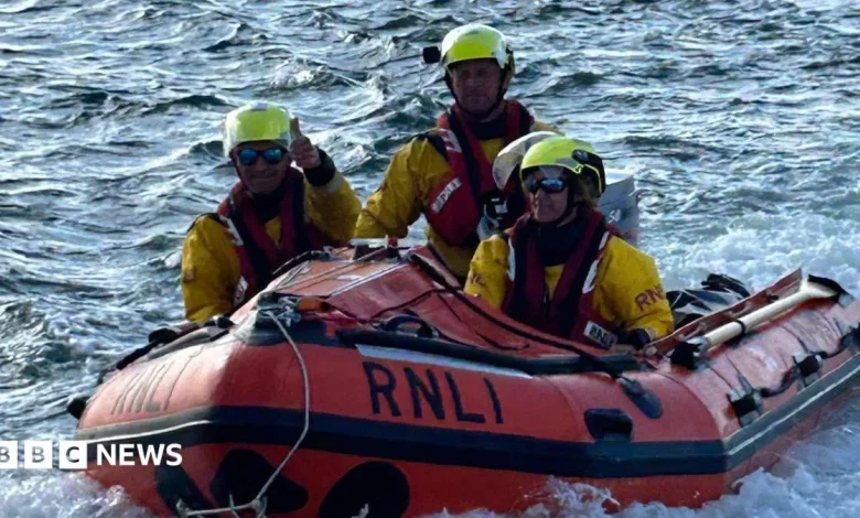 Divers rescued after becoming stranded off Wells-next-the-Sea