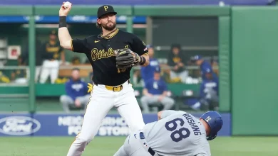 Dodgers catcher Dalton Rushing executes a slide so illegal it would've made the 1980s proud