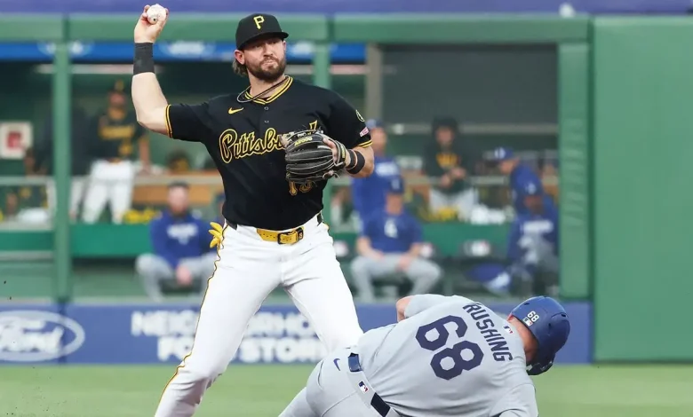 Dodgers catcher Dalton Rushing executes a slide so illegal it would've made the 1980s proud