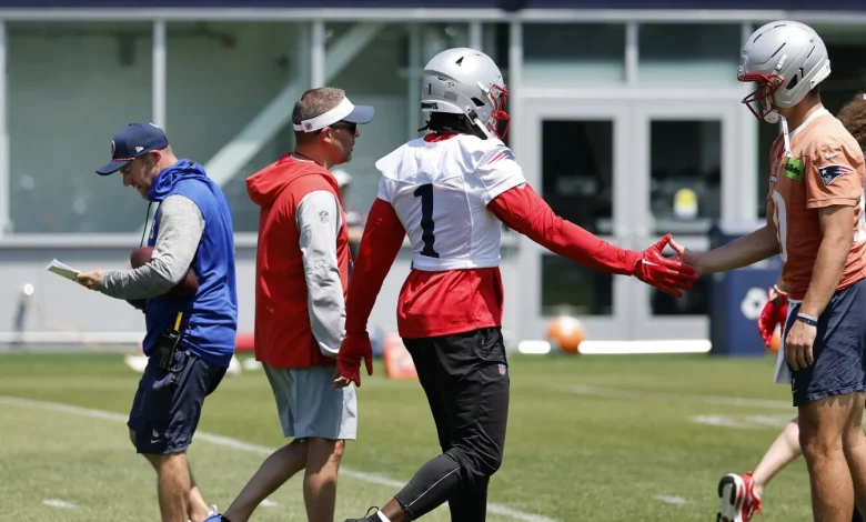 Drake Maye makes a favorable first impression with A.J. Brown