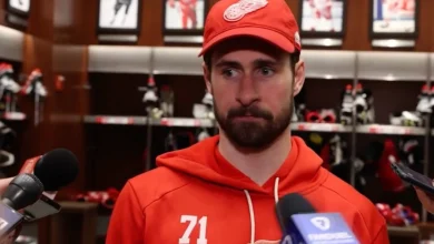 Dylan Larkin has submitted a list of only three NHL teams that he will accept a trade to from the Red Wings (report)