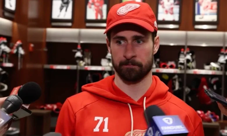 Dylan Larkin has submitted a list of only three NHL teams that he will accept a trade to from the Red Wings (report)