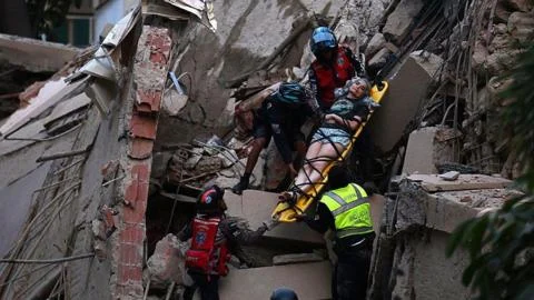 EN VIVO Un potente terremoto de magnitud 7,2 y una réplica de 7,5 sacuden a Venezuela